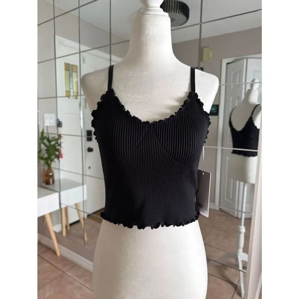 Yogalicious Black Ribbed Lettuce-Edge Crop Cami